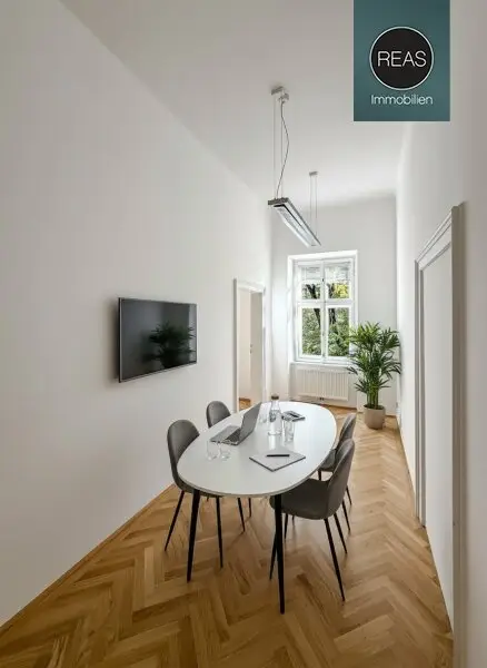 Klimatisiertes Büro bei neuer U5 Station! Repräsentatives Haus in bester Innenstadtlage bei der Votivkirche!