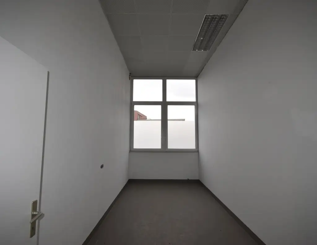 "BETRIEBSOBJEKT mit BÜRO und LAGER in Bergheim mit guter Anbindung"