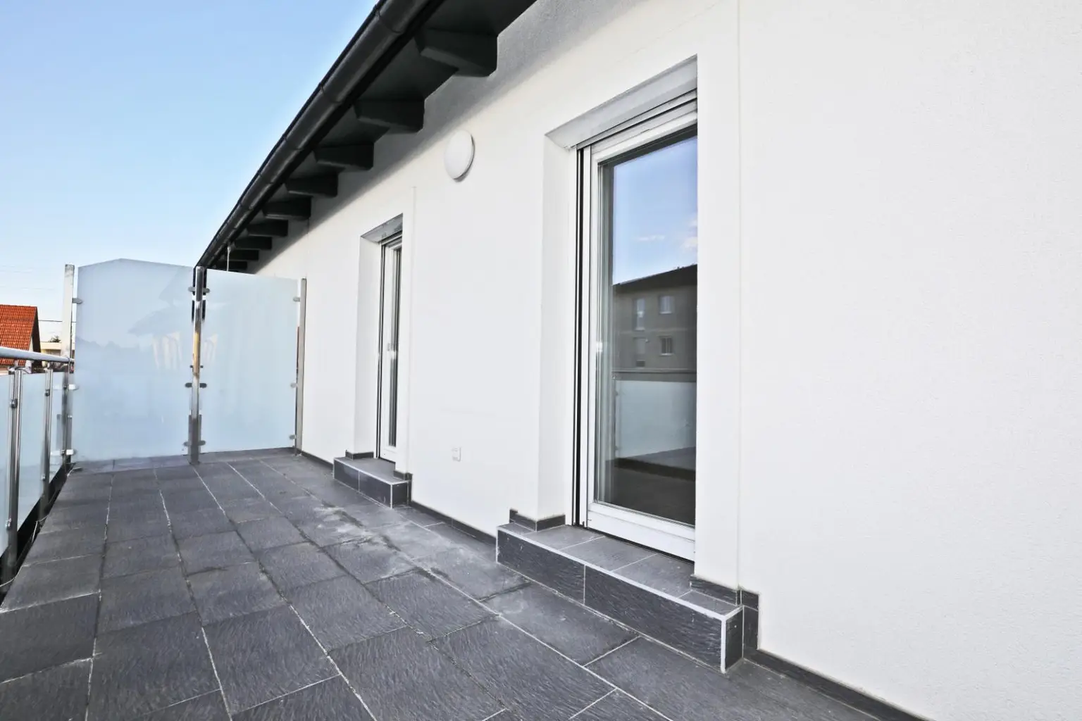 Neuwertige, moderne Doppelhaushälfte zum Verkauf