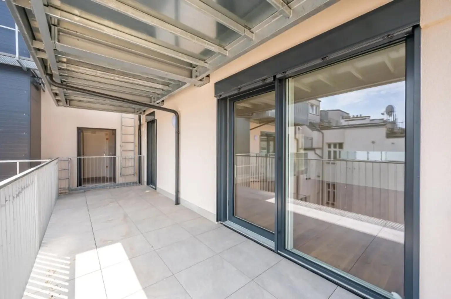 ++FonteFlats++ Fantastischer 4-Zimmer Dachgeschoss-ERSTBEZUG mit tollem Balkon