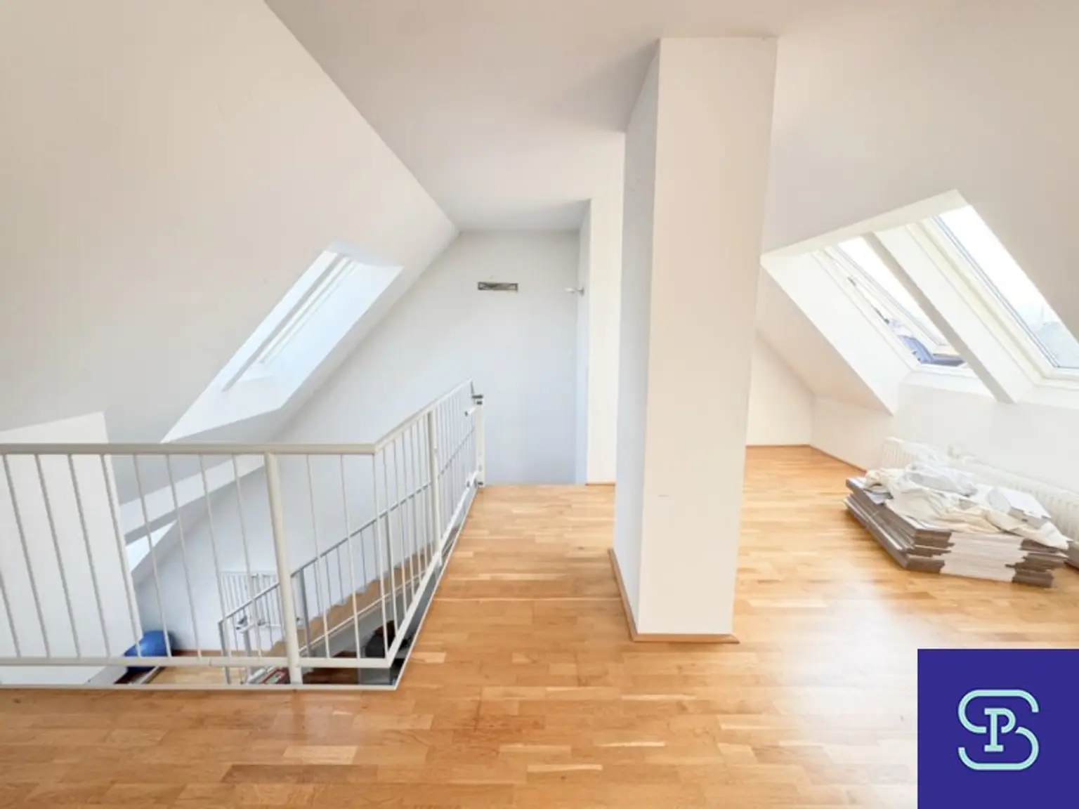 Wunderschöne 101m² Dachgeschoßwohnung mit Terrasse beim Yppenplatz - 1160 Wien