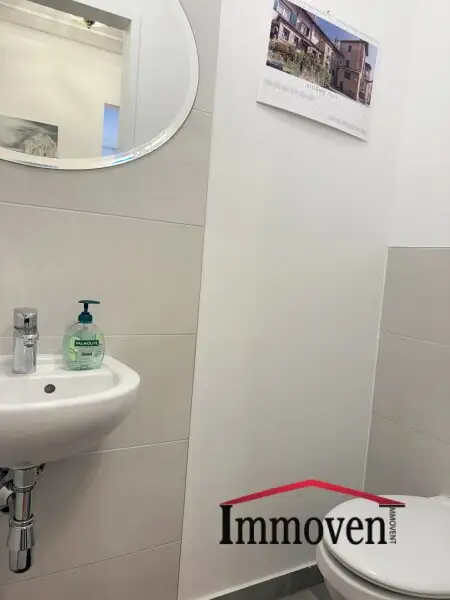 Wunderschöne, möblierte 2-Zimmerwohnung mit Balkon!