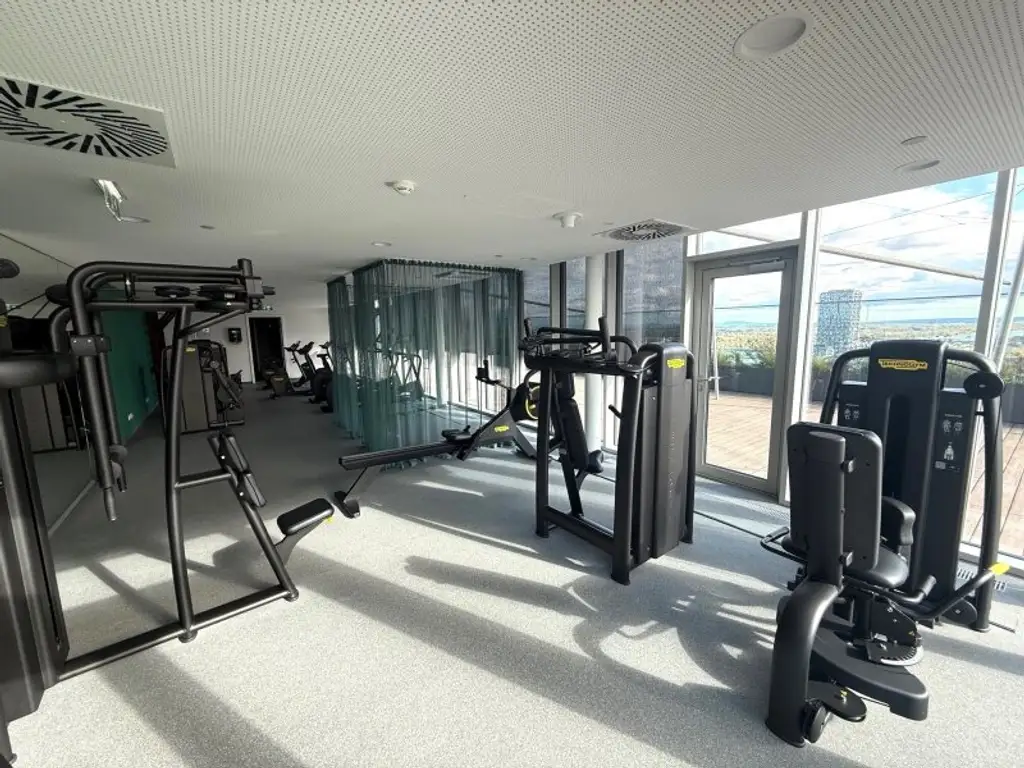 ERSTBEZUG 3 ZIMMER WOHNUNG IM "GRÜNBLICK" VIERTEL ZWEI + TRAUMTERRASSE MIT ca. 64 m² + NUTZUNG INFINITY-AUSSENPOOL, GYM & SAUNA