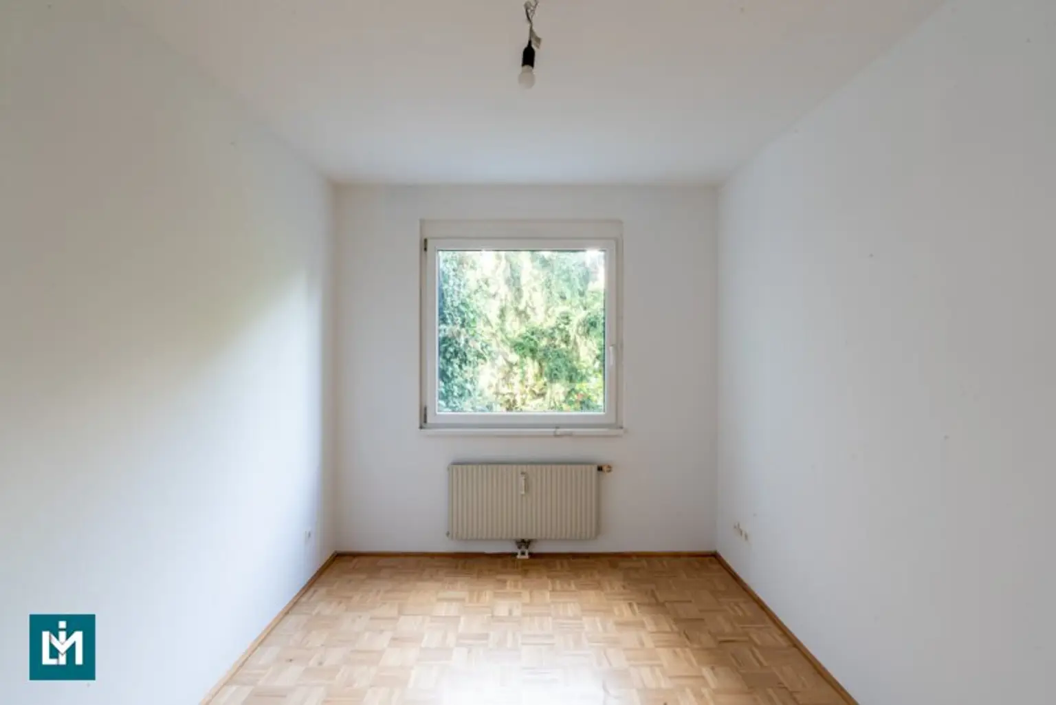 SCHÖNE 2 - ZIMMER WOHNUNG / NÄHE KRANKENHAUS GÖTTLICHER HEILAND