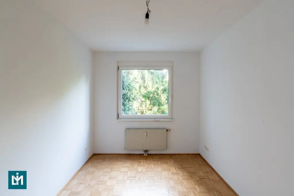 SCHÖNE 2 - ZIMMER WOHNUNG / NÄHE KRANKENHAUS GÖTTLICHER HEILAND