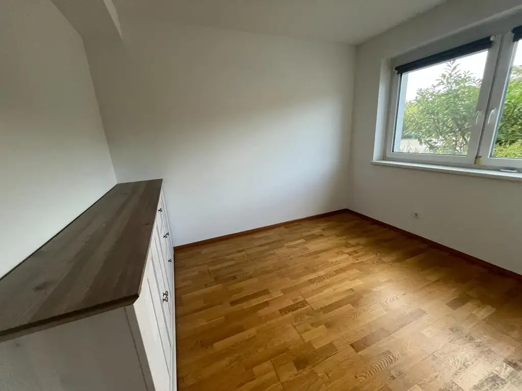 Modernisiertes wunderschönes Reihenhaus mit überdachter Terrasse und Garten