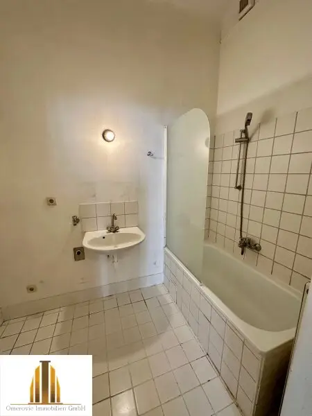 2,5 Zimmer Altbauwohnung im 1. Liftstock Nächst U3