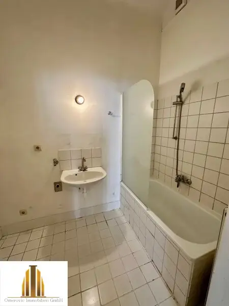 2,5 Zimmer Altbauwohnung im 1. Liftstock Nächst U3