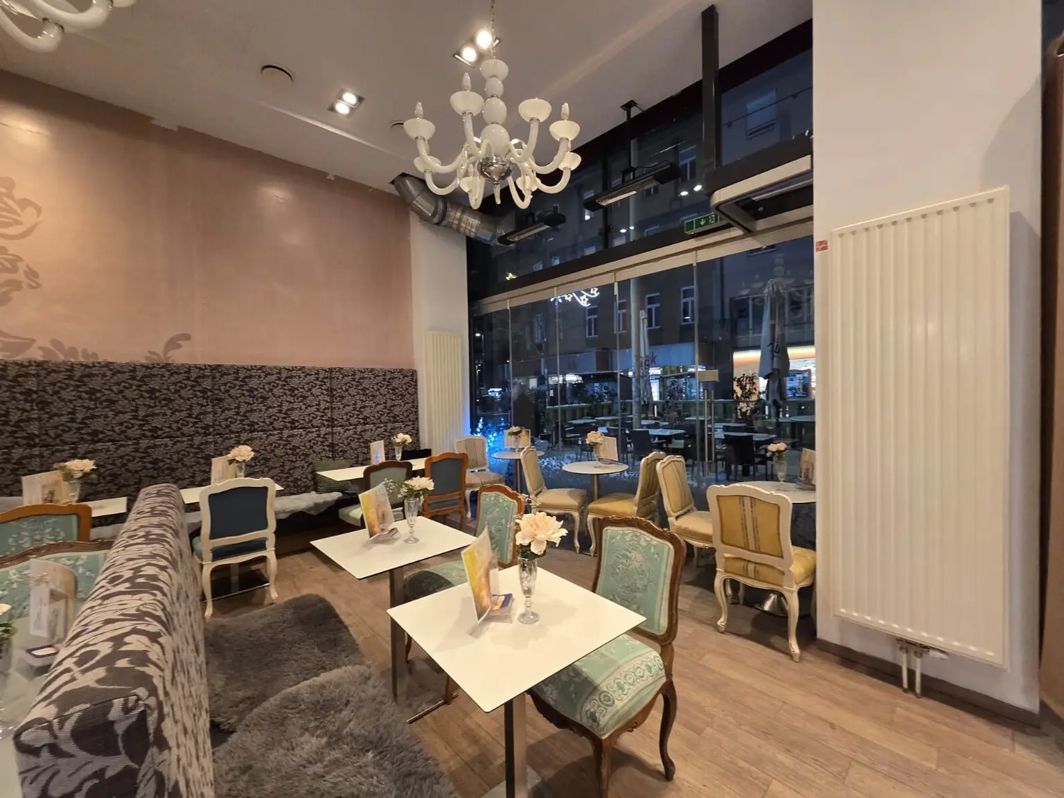 TOP GASTROFLÄCHE MIT GROSSEM GASTGARTEN IN FUSSGÄNGERZONE GASTROTEL IMMOBILIEN