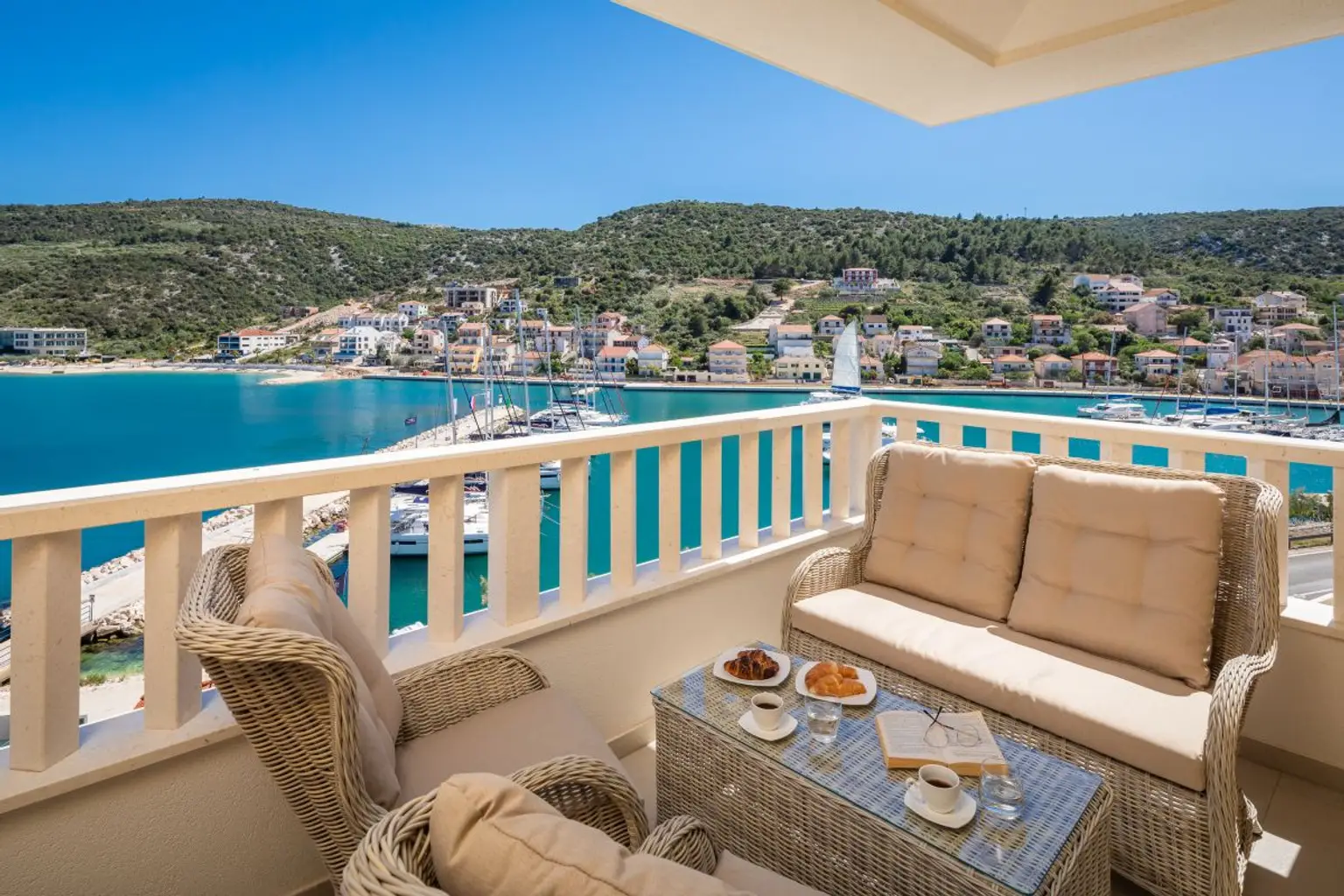 A | ++ APARTMENTS direkt am Meer, 1.Reihe ++ MARINA bei TROGIR | Prima Service Immobilien