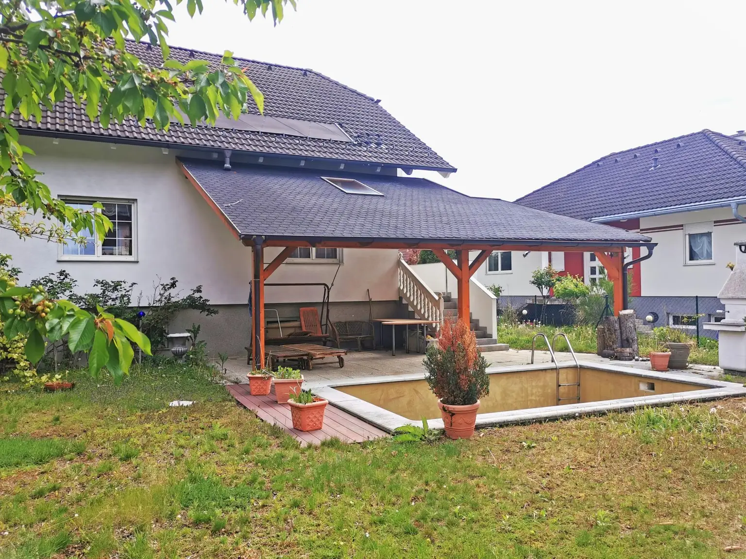 Einfamilienhaus mit Pool