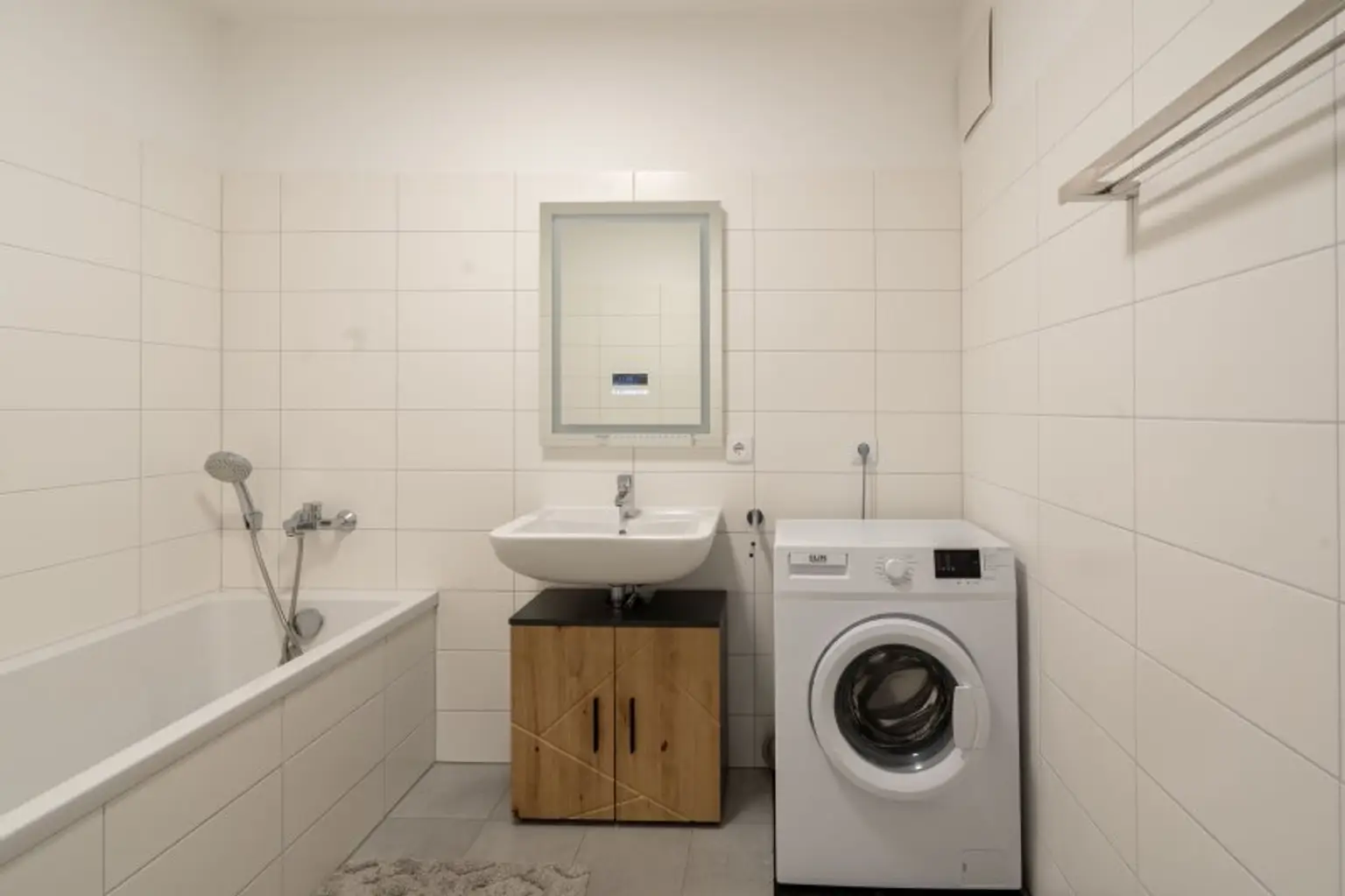 Traumhafte 2-Zimmer-Wohnung mit Balkon und Grünblick in 4030 Linz - Stellplatz inklusive - Nähe Bahnhof Ebelsberg