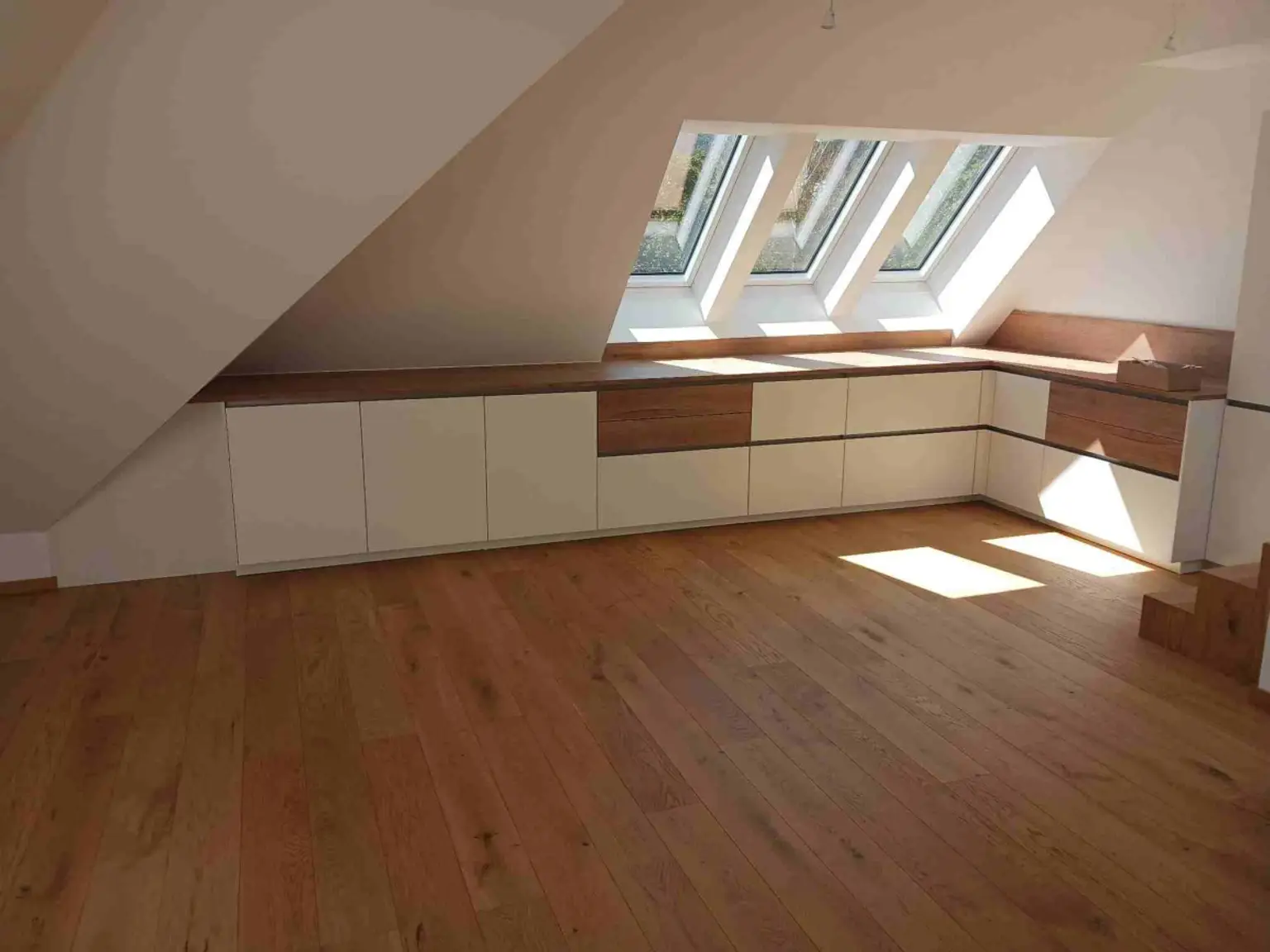 1 | ++ GENIALE VIER Zimmer mit DACHTERRASSE ++ inkl. KÜCHE | Prima Service Immobilien