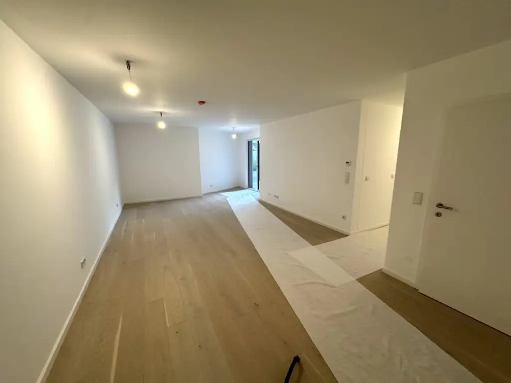 EIGENGRUND NÄHE ALTE DONAU – FREIFLÄCHEN - LUFTWÄRMEPUMPE – KELLER – GARAGE – U-BAHN!