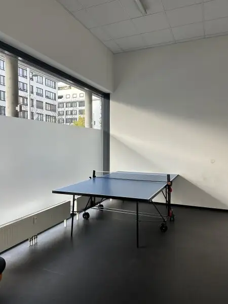 Bright 3-Room Apartment with Southeast-Facing Loggia in Prime Location – Near U1 Kagran & Donauzentrum