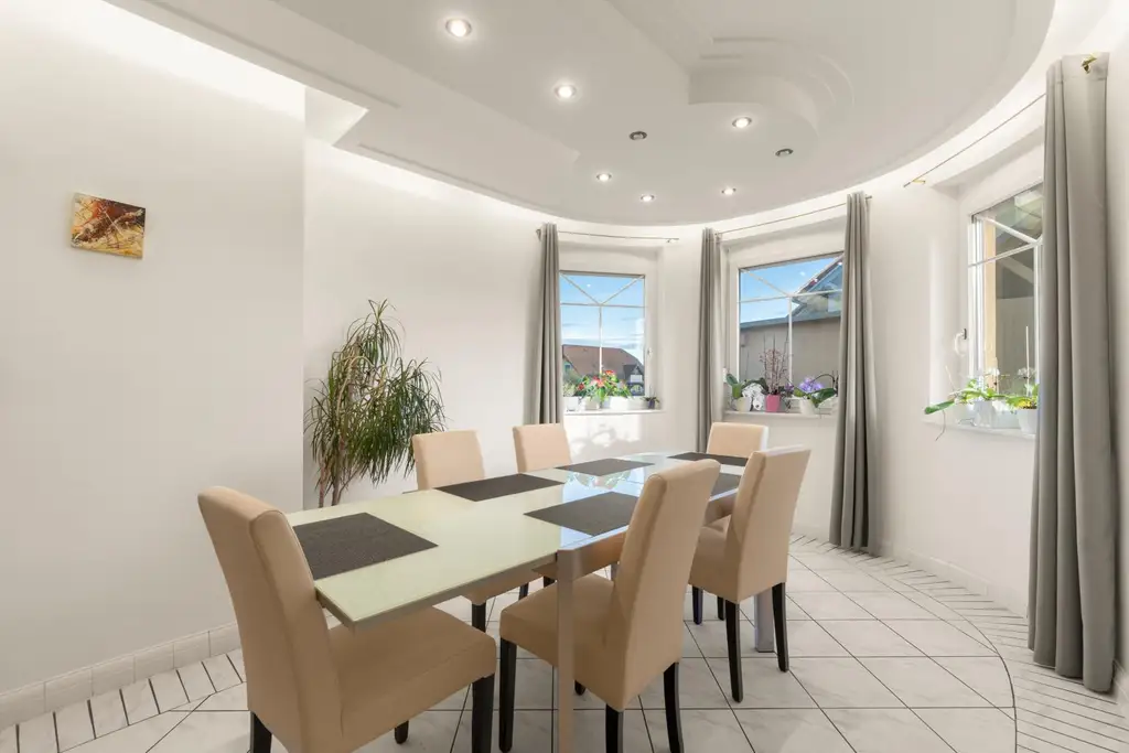 Stilvolles Eigenheim in sonniger Siedlungslage am Rande von Heimschuh