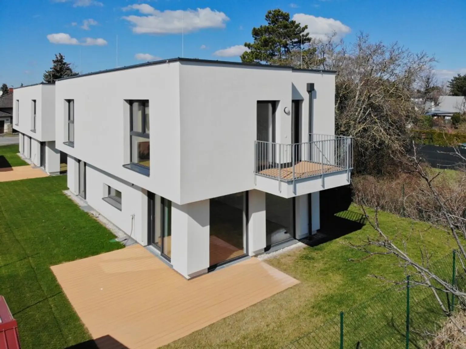 EINFAMILIENHAUS IN RUHELAGE | Ziegelhaus | großzügig, hell & hochwertig ausgestattet | mit Garten & Stellplatz
