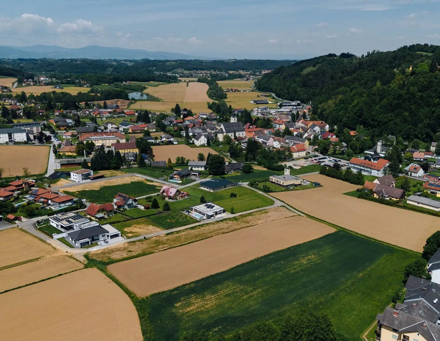 Letzte Chance! Sonniges Baugrundstück mit vielen Vorzügen!