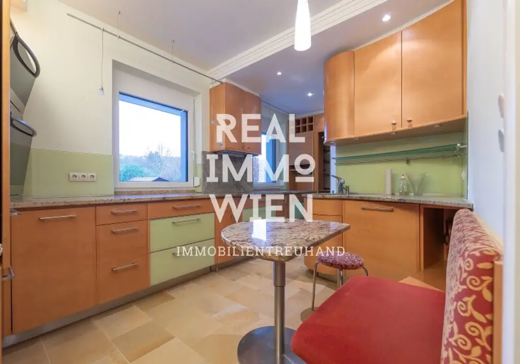 Moderne Villa mit Traumblick am Rande der Stadt..