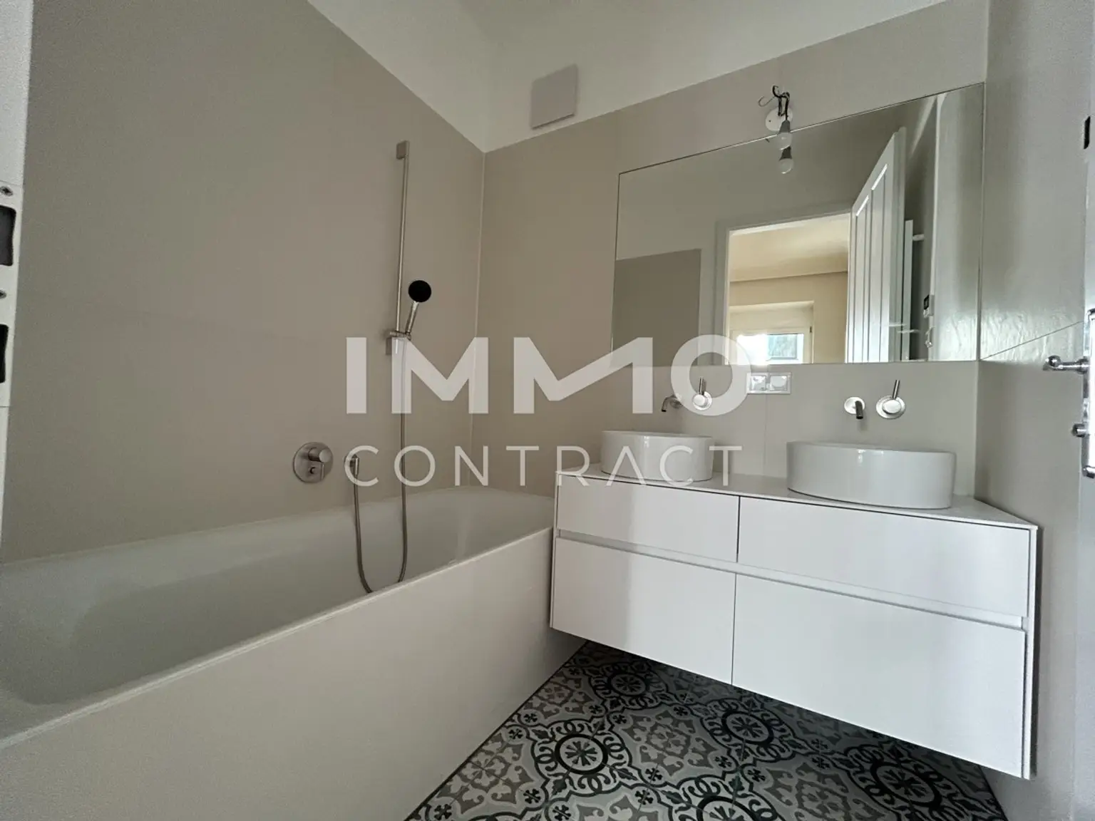 Exklusive 3-Zimmer-Wohnung mit Balkon - TOP Lage