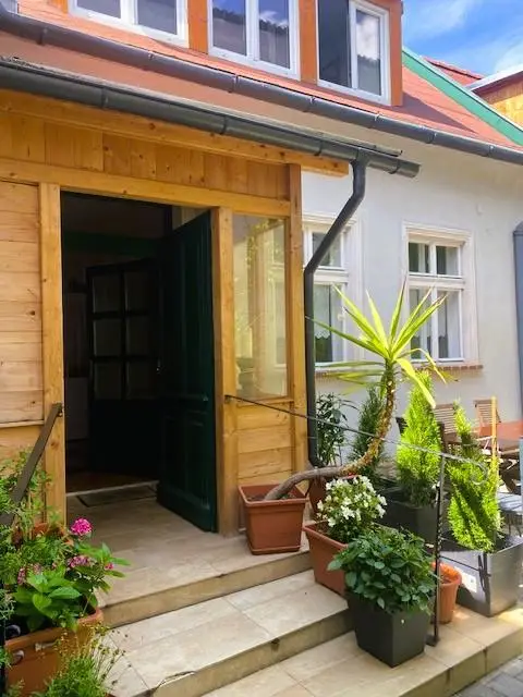 Ländliche Eleganz neu interpretiert – Streckhof mit zwei Wohneinheiten, Arkadenflair & Pooloase!