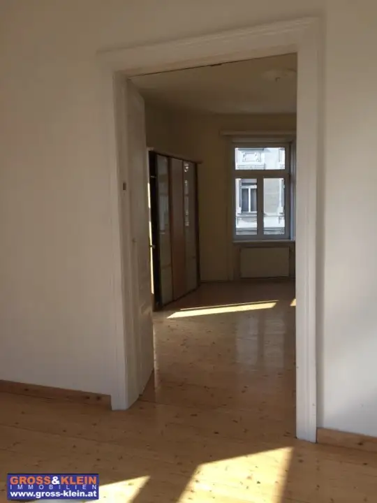 :-) charmante  5 Zimmer  -    geniale Einteilung
Aussergewöhnlich - 1.553 E Bruttomiete,
provfreii