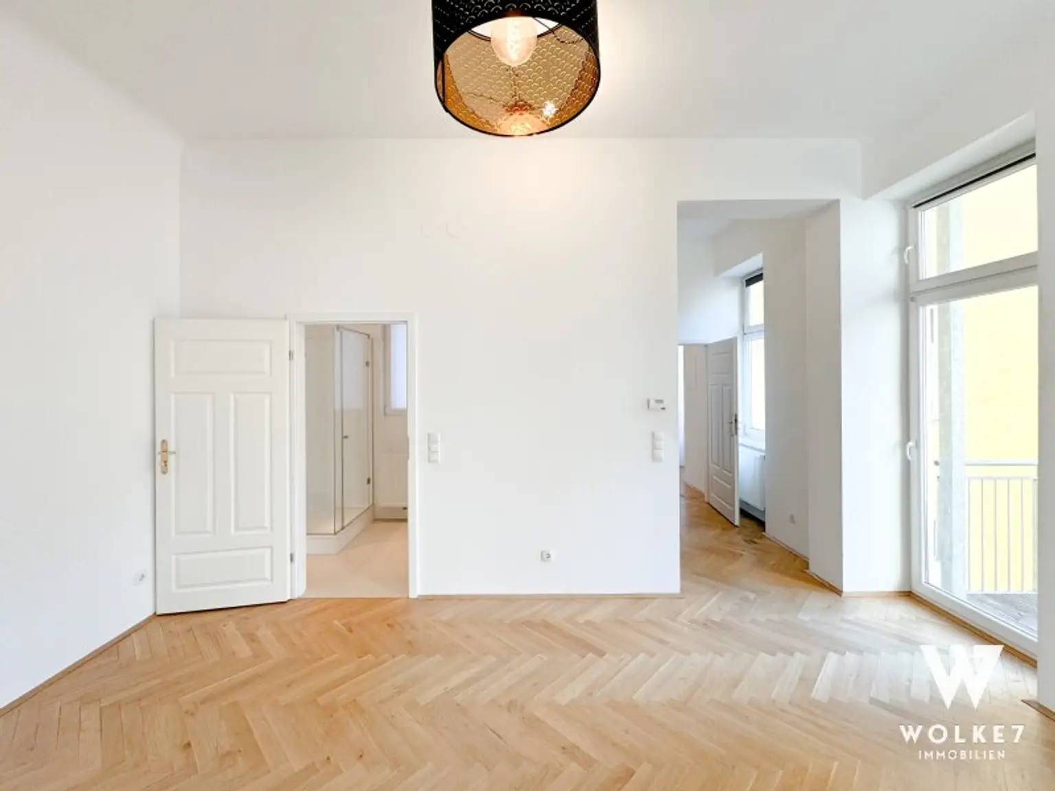 Lichtdurchflutete 2-Zimmer-Altbauwohnung mit Balkon ins Grüne – Innenhof-Ruhelage | U3 Johnstraße | Lift vorhanden