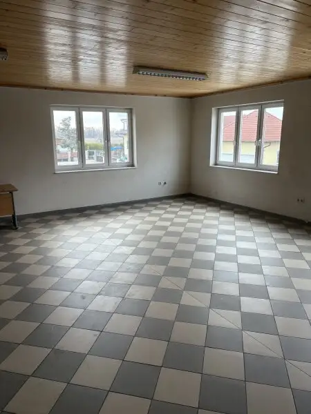 GEWERBEOBEKT MIT RENDITE-MÖGLICHKEIT: BÜRO - LAGER - WERKSTATT - STELLFLÄCHEN