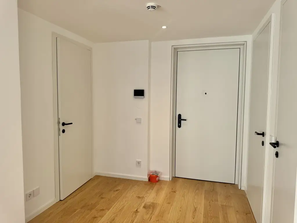 DANUBEFLATS. New - 2 Zimmer Wohnung - 40. Stock inkl. Sonnenuntergang