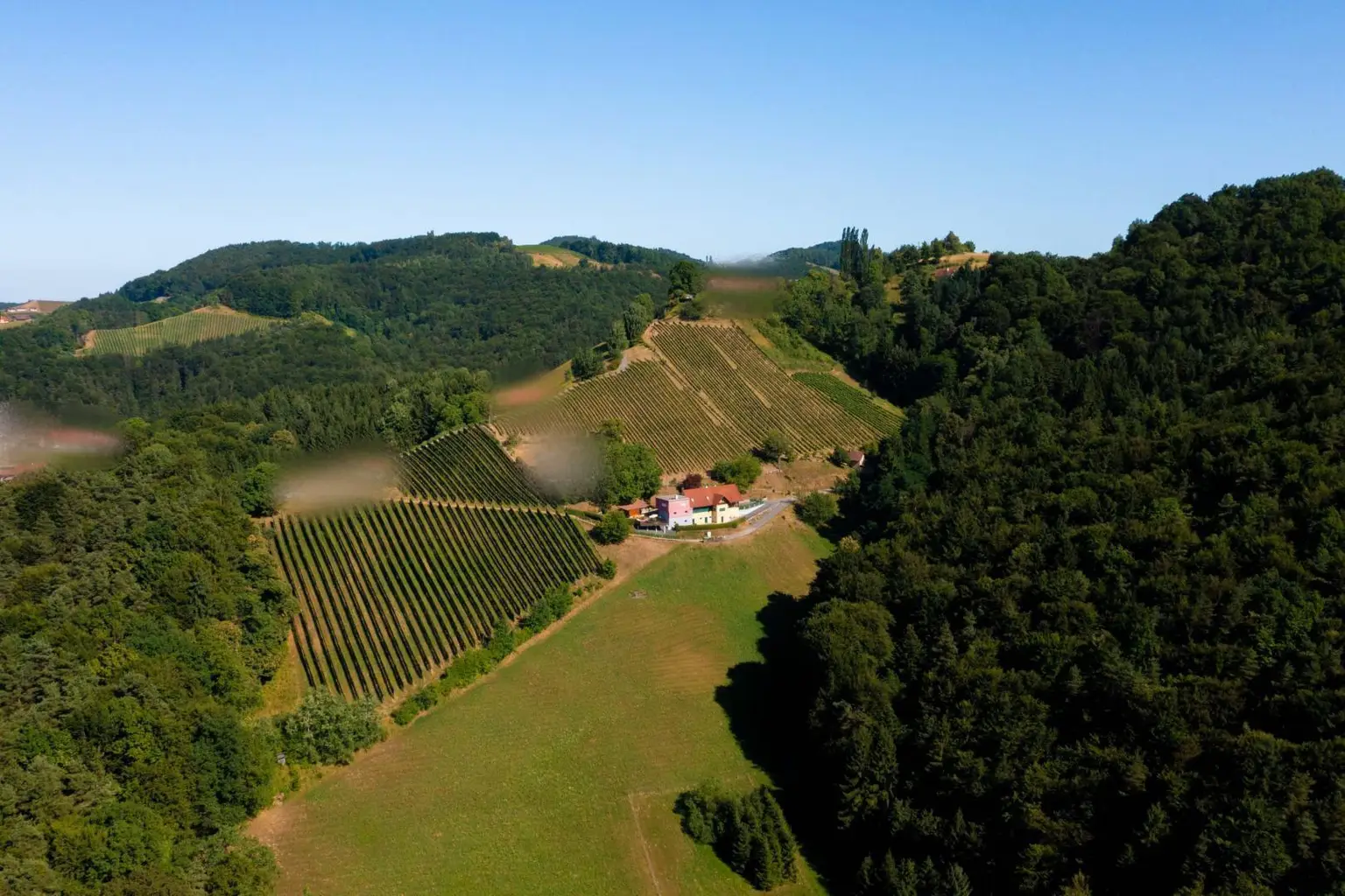 "Privates Refugium mit Weitblick – 5 Hektar pure Lebensqualität"