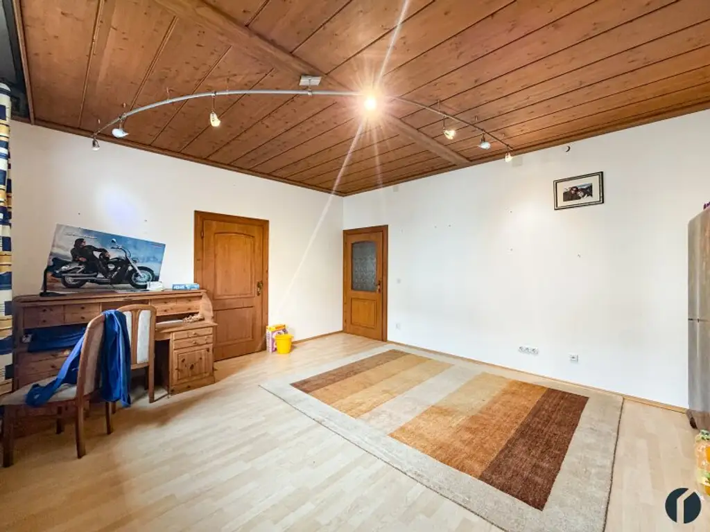 Charmanter Altbau mit Potential und großem Garten