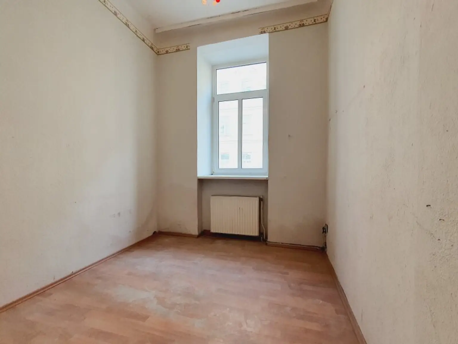 4-Zimmer - WG geeignet - Nähe U1/Messe/WU