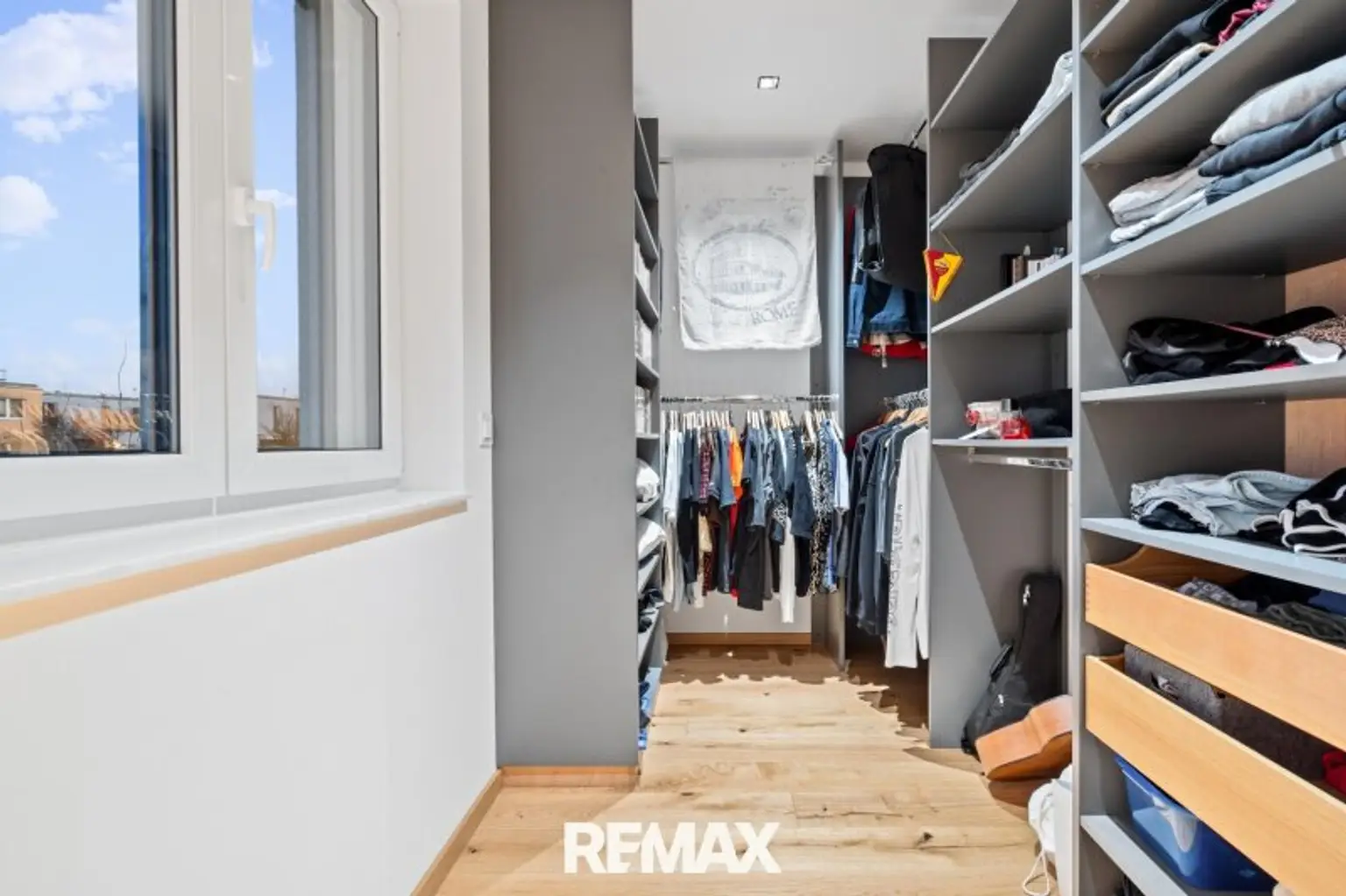 11 Garderobe