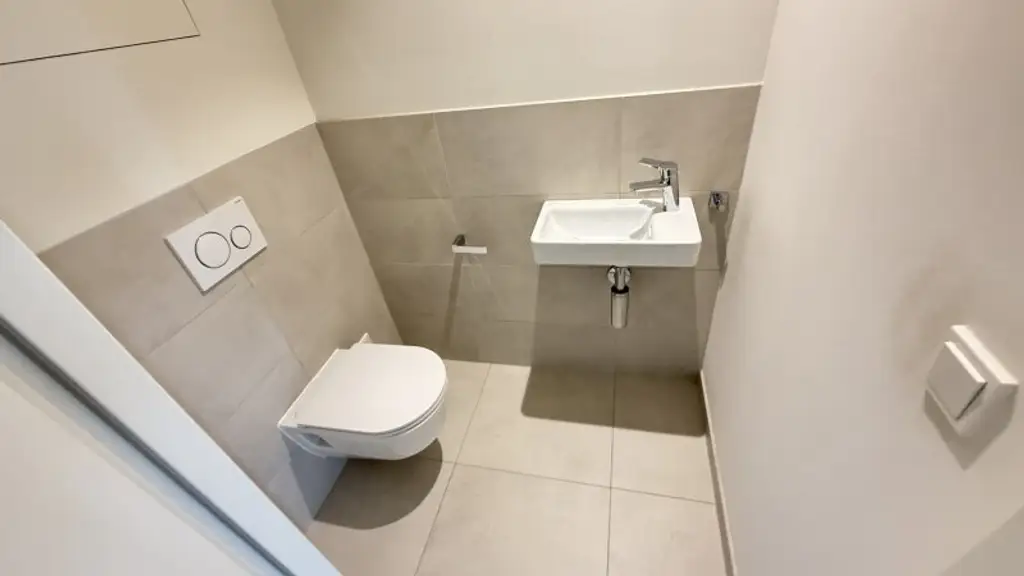 UNBEFRISTETE 2 Zimmer-Wohnung mit viel Freifläche