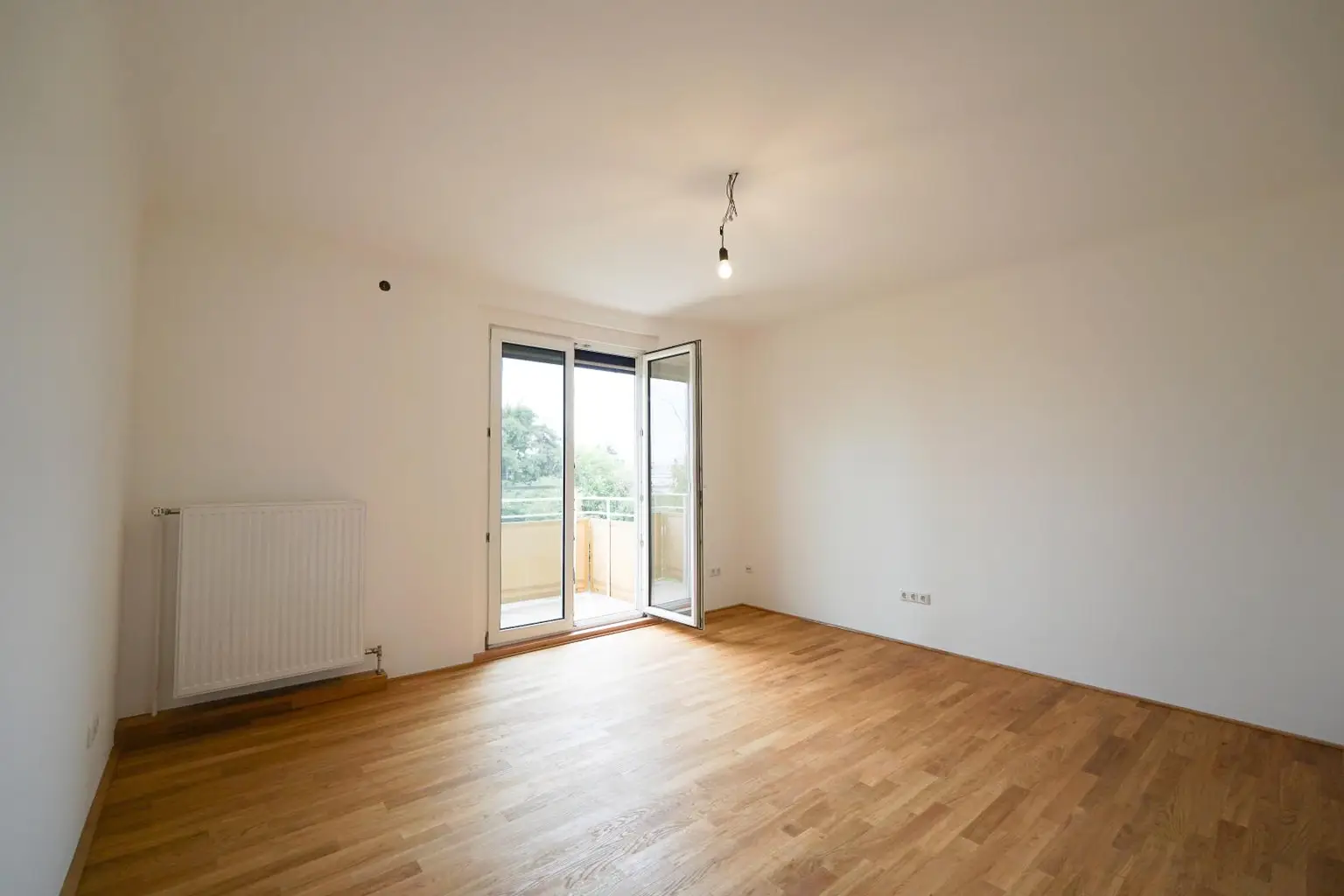 ERSTBEZUG NACH GENERALSANIERUNG – 3-Zimmer-Mietwohnung mit Balkon, Keller & Garage