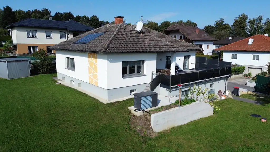 Modern sanierter Bungalow mit großem Garten