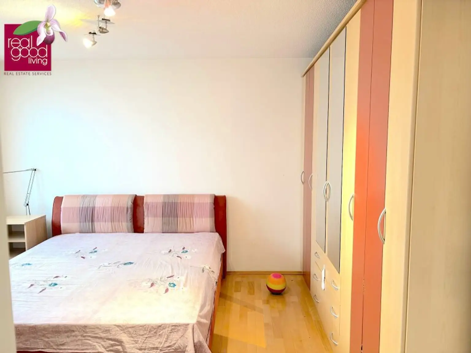 2‑Zimmer‑Wohnung mit Loggia beim Westbahnhof – ruhige Innenhoflage, voll möbliert