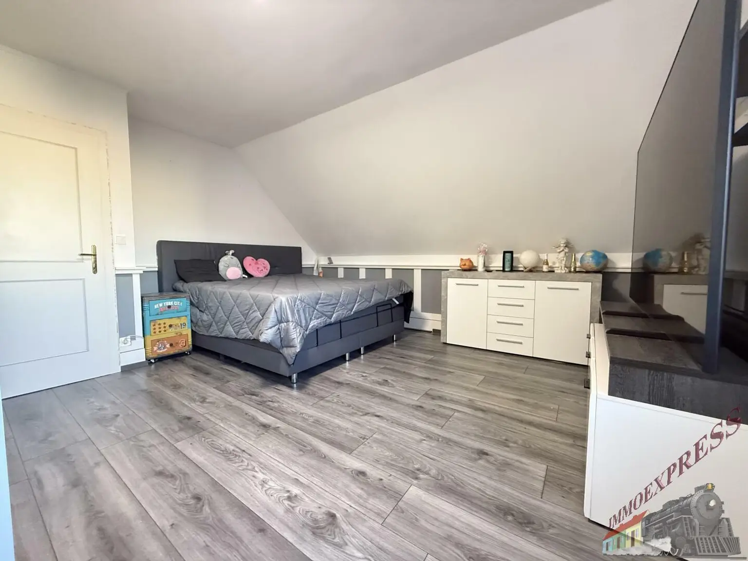 Zweifamilienhaus mit zusätzlichem Baugrundstück & vielen Extras in 2752 Wöllersdorf