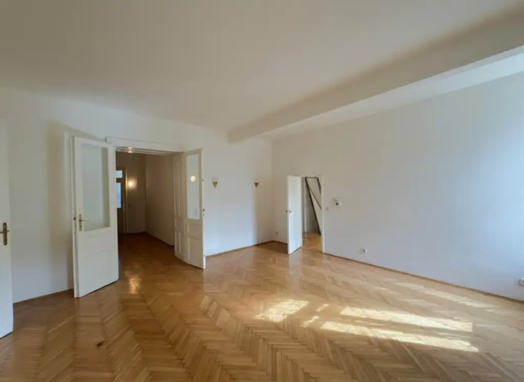 Exklusives Altbaujuwel in Gersthof – Sanierungsbedürftige 3,5-Zimmer-Wohnung mit Balkon in Zinsvilla