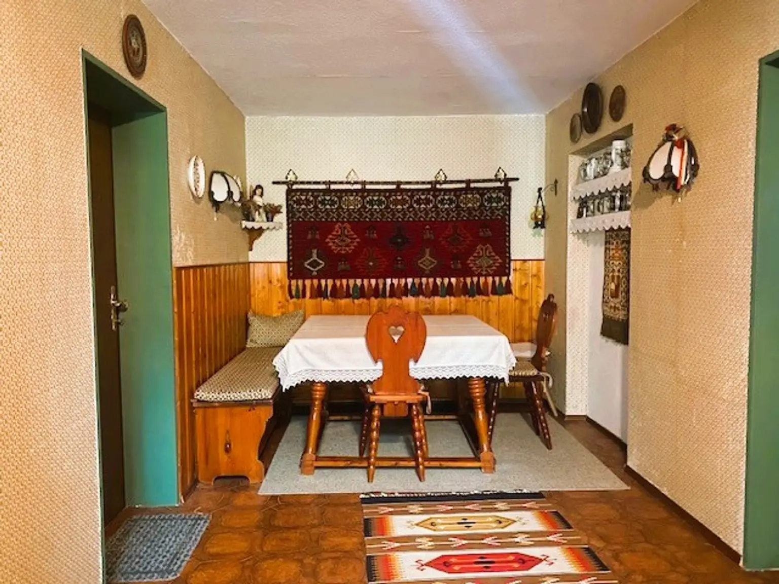 Stüberl im Flur Kellergeschoß