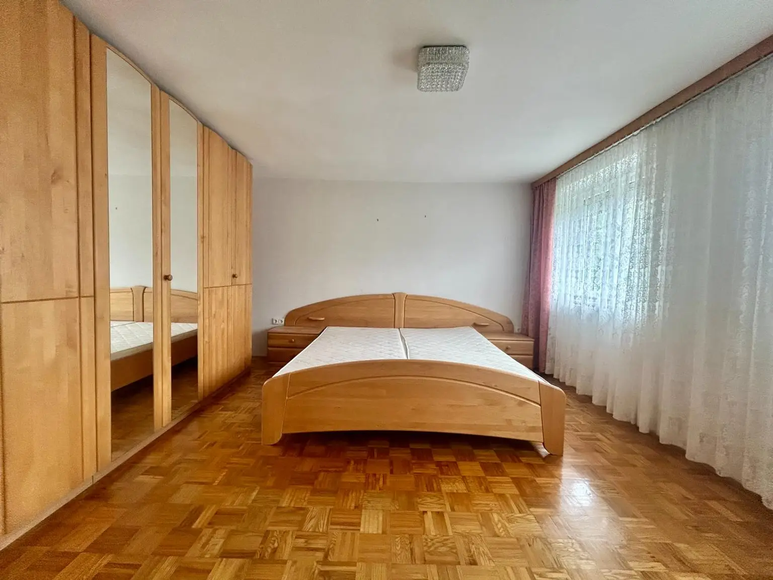 Großzügige Doppelhaushälfte inkl. Garage und sonnigem Gartenbereich