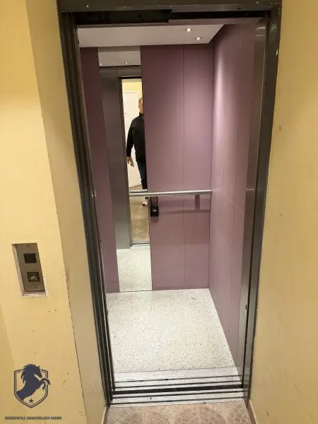 Charmante 1-Zimmer-Altbauwohnung mit separater Küche