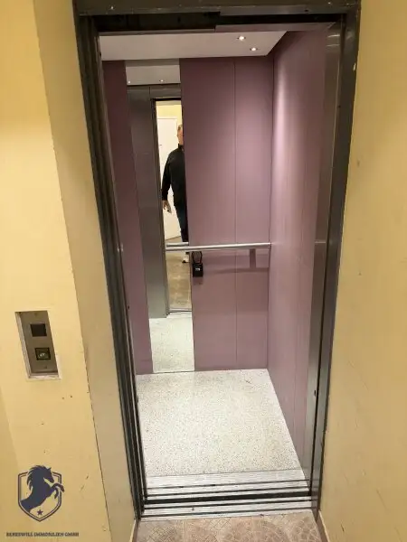 Charmante 1-Zimmer-Altbauwohnung mit separater Küche