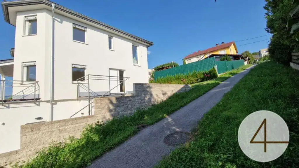 Ihr Freiluft - Wohnzimmer Terrassenvilla der Extraklasse