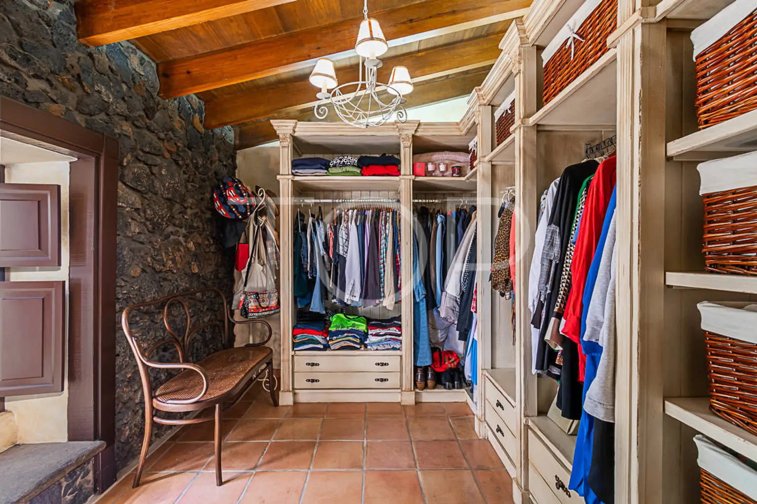 House-La-Esperanza-Cloakroom-Tenerife