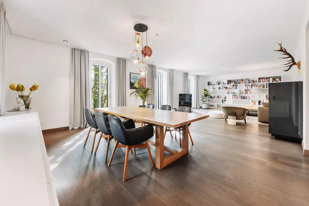 Einzigartig! Wunderschöne Designer-Wohnung mit Baurecht