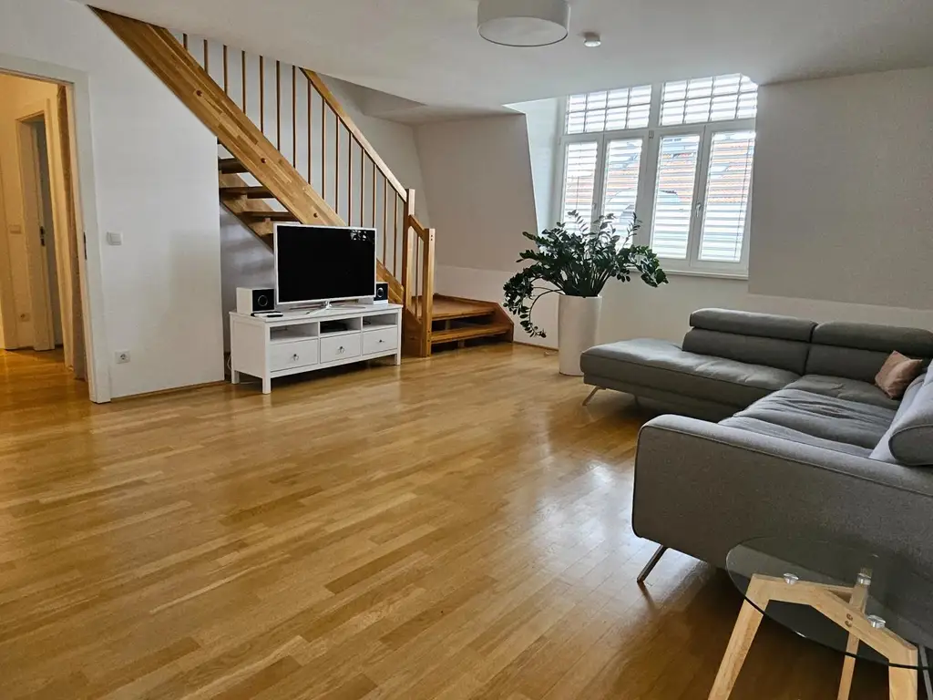 FERNBLICK ! DACHTERRASSEN ! RUHELAGE ! TERRASSENWOHNUNG ! Dachterrassen Maisonette mit herrlichem Ausblick!