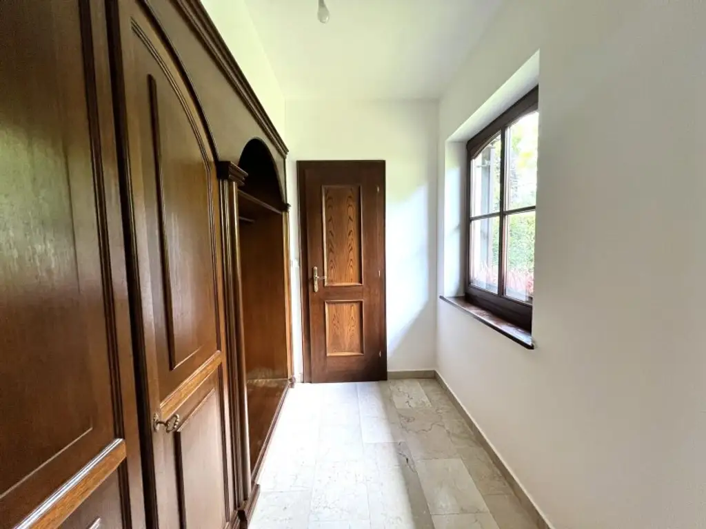 Rarität (!) Großzügige Villa in Badener Bestlage am Mitterberg mit prächtigem Garten - zentrumsnahe (!)