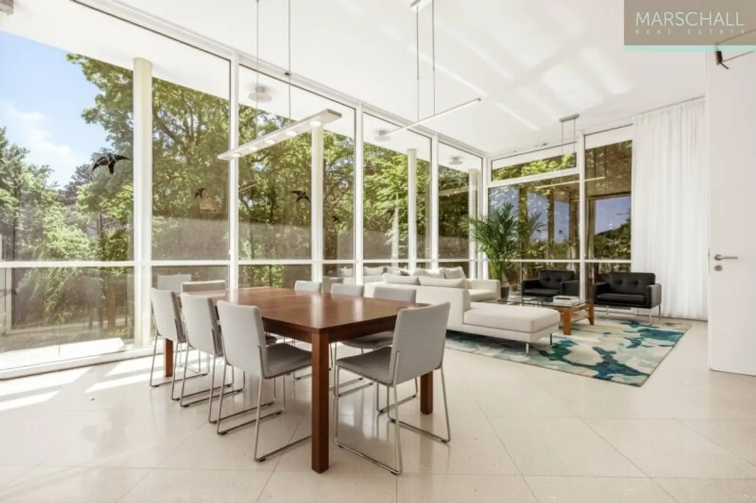 Elegantes Anwesen mit großzügigem Grundbesitz (11.045 m²) zur Vermietung