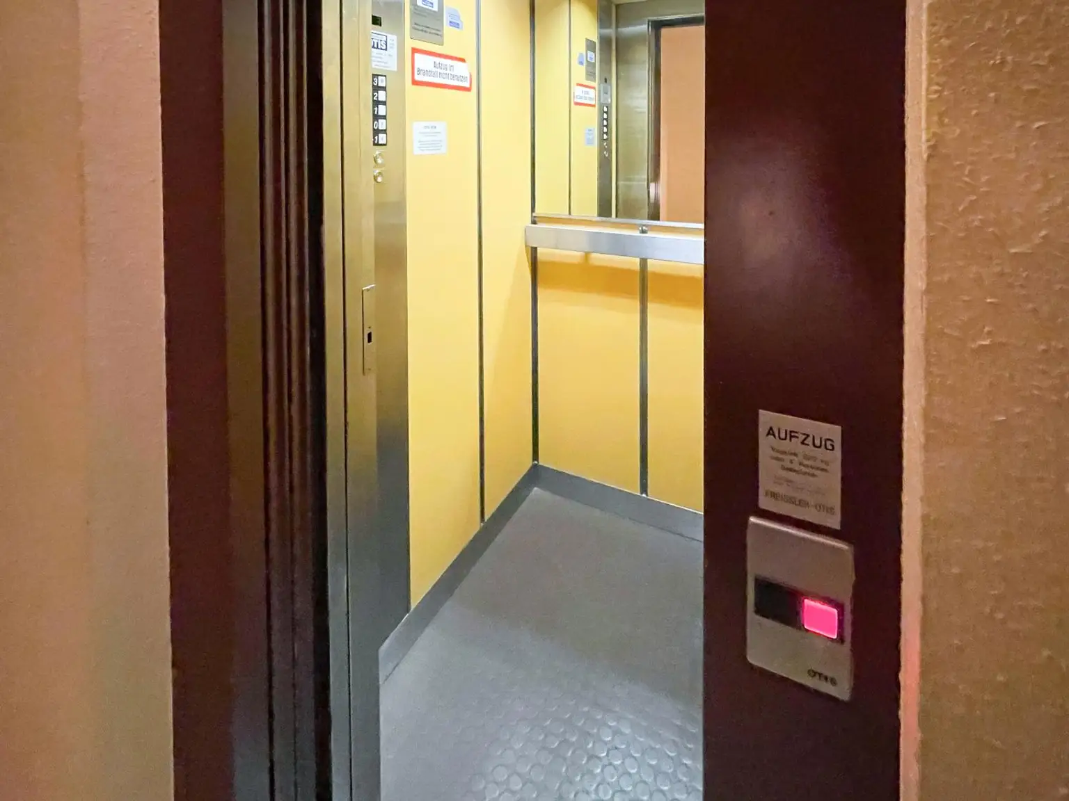 !!! Perfekt für Student(inn)en WG oder für Familien! DG-Maisonette zu mieten!